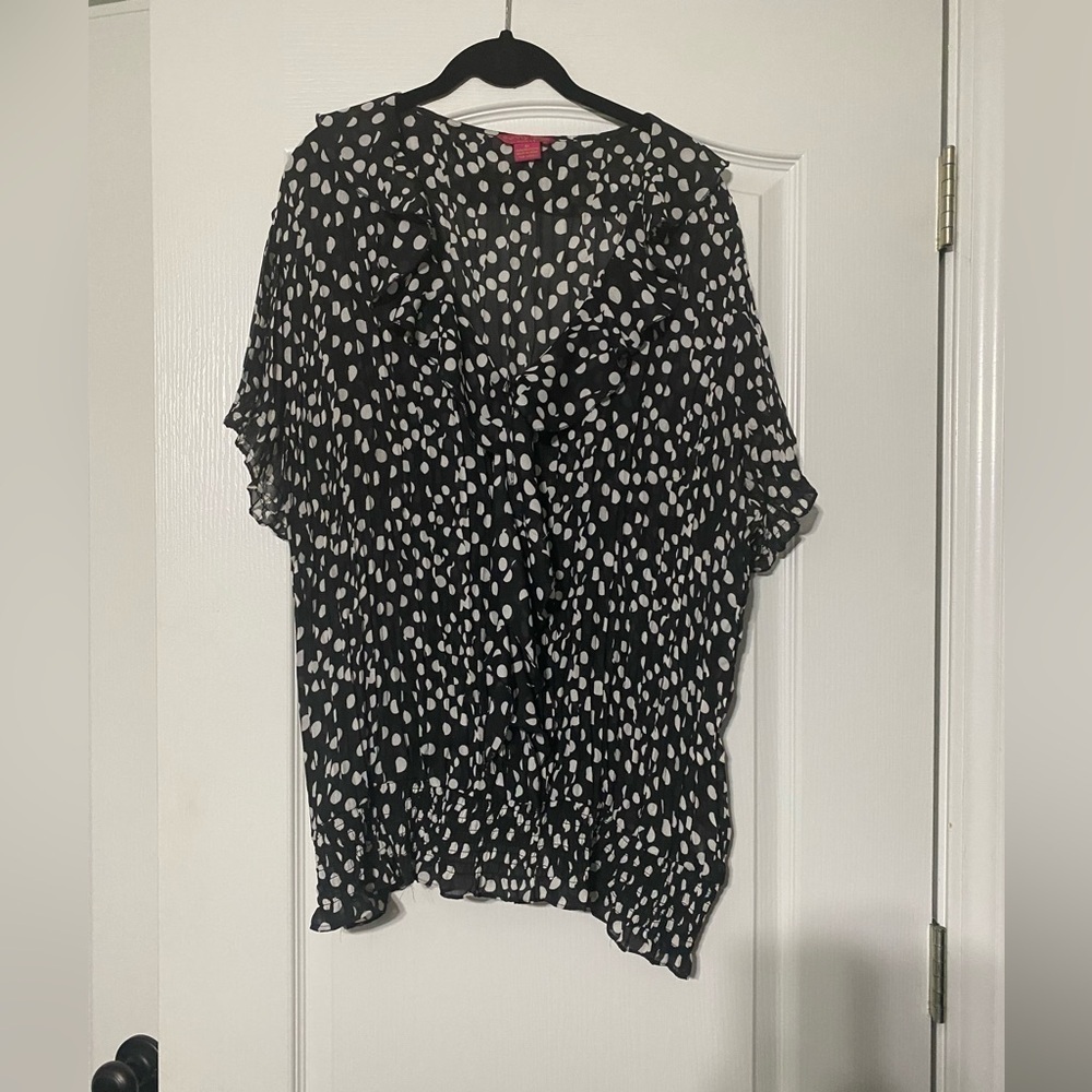 Black and White Relaxed Short Sleeve Blouse